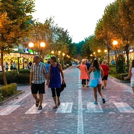 Bright With Ac 350m Far The Sea