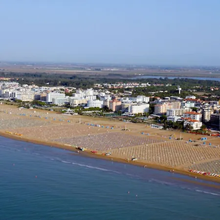 Bright With Ac 350m Far The Sea Apartment