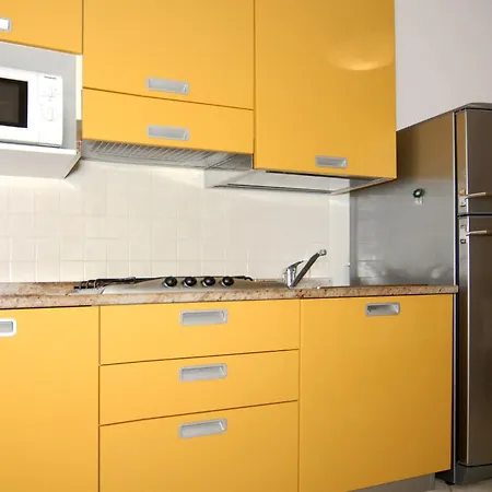 Bright With Ac 350m Far The Sea شقة بيبيوني