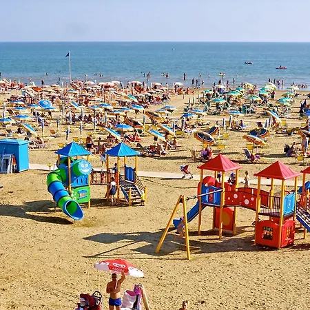 Bright With Ac 350m Far The Sea Бібіоне