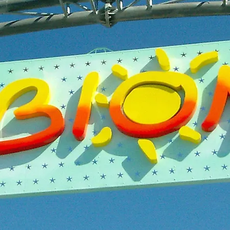 Bright With Ac 350m Far The Sea Бібіоне
