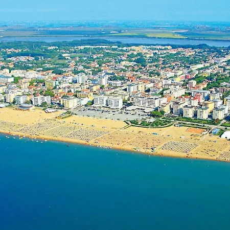 Bright With Ac 350m Far The Sea Бібіоне