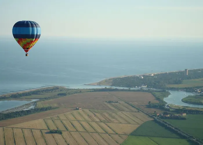 Bright With Ac 350m Far The Sea Apartmán