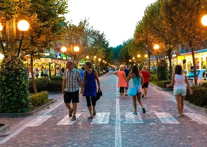 Bright With Ac 350m Far The Sea