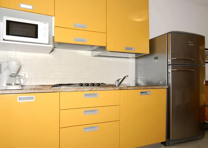 Bright With Ac 350m Far The Sea Апартаменти Бібіоне